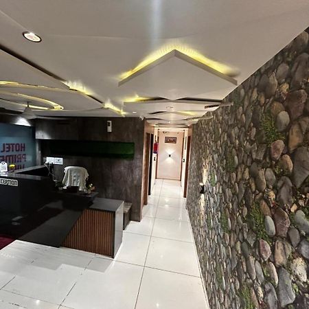 Prime View Hotel Ahmedabad Exteriör bild