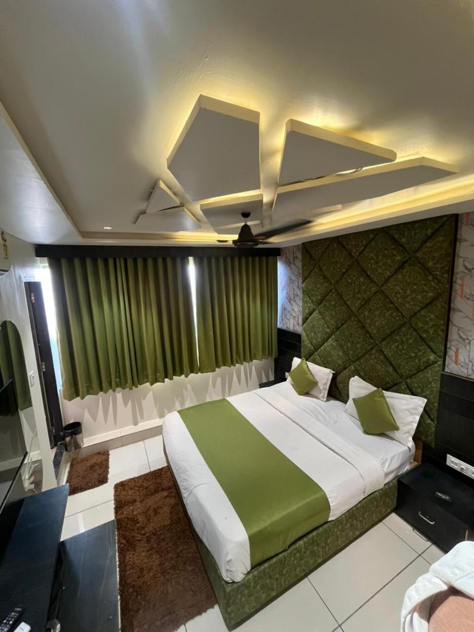 Prime View Hotel Ahmedabad Rum bild