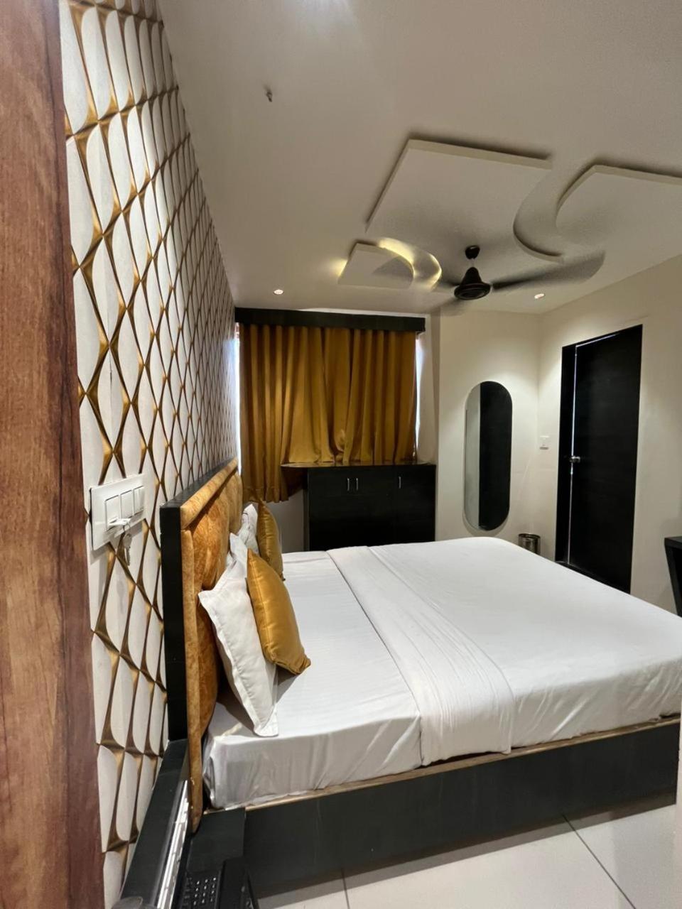 Prime View Hotel Ahmedabad Rum bild